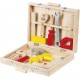 Bricolo kit, la valise à outils en bois massif conçue par Janod pour les enfants de 3 à 8 ans
